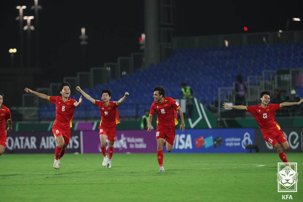 Vietnam's U-23 national team players ranked third after beating South Korea for the first time in the 2026 AFC U-23 Asian Cup. /Photo = Courtesy of the Korea Football Association