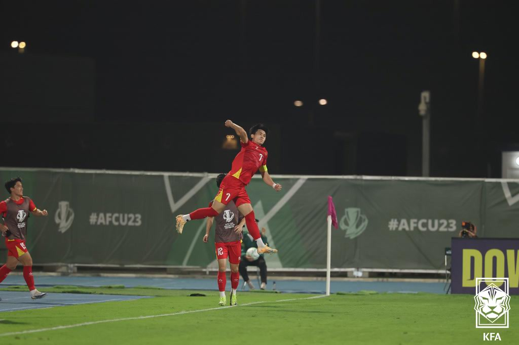 Vietnam's U-23 national team players ranked third after beating South Korea for the first time in the 2026 AFC U-23 Asian Cup. /Photo = Courtesy of the Korea Football Association
