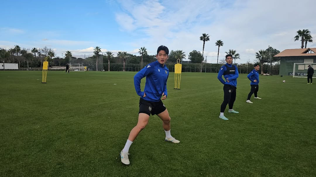 Incheon United players in winter training. /Photo = Courtesy of Incheon United