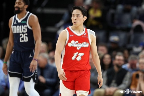 Yuki Kawamura (phải). /AFPBBNews = Tin tức 1