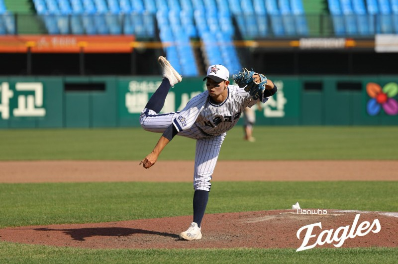  Yang Soo-ho pitching during the Hanwha Eagles high school vs college All-Star Game in 2024. /Photo = Courtesy of Hanwha Eagles
