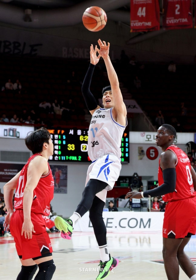 Lee Kwan-hee tries to shoot. /Photo = Senior Reporter Kang Young-jo