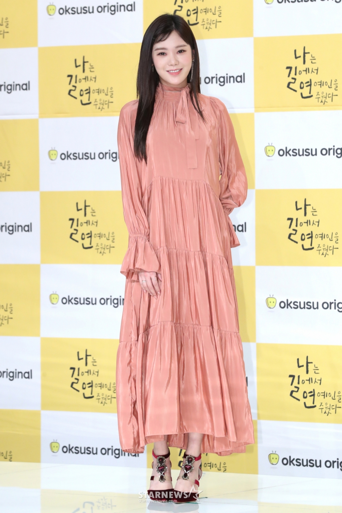 =组合after school出身的lizzy。