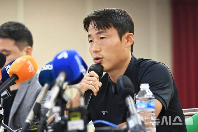 Son Joon-ho (Suwon FC), a former national soccer team member who was permanently expelled by the Chinese Football Association on charges of manipulating the match, speaks at a press conference held at the Suwon Sports Center in Jangan-gu, Suwon, Gyeonggi-do, on September 11, 2024. /Photo = Newsis