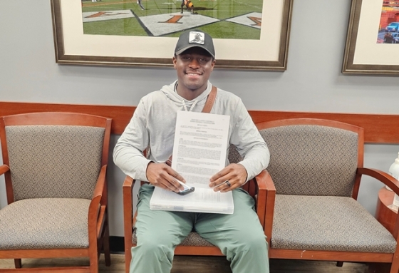 Cameron, who signed his contract with the Doosan Bears himself. /Photo = Doosan Bears