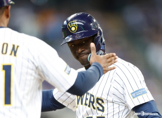Dodds Cameron, who played in the Major League in May last year with the Milwaukee Brewers uniform. /AFPBBNews=News1