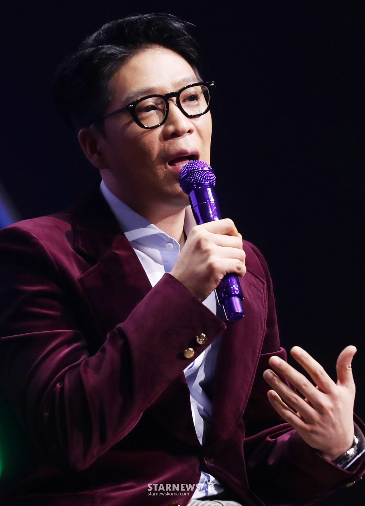 &nbsp;Singer MC Mong is giving a Q&amp;A session at a press conference commemorating the release of his eighth full-length album "CHANNEL 8" at Yes24 Live Hall in Gwangjin-gu, Seoul, on the afternoon of the 25th. /2019.10.25 