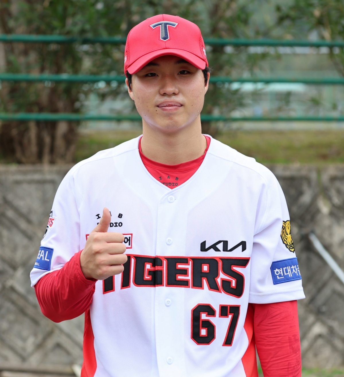 KIA Tigers pitcher Hong Min-gyu poses in Amami-Oshima, Japan, the first spring camp site. /Photo = Courtesy of KIA Tigers