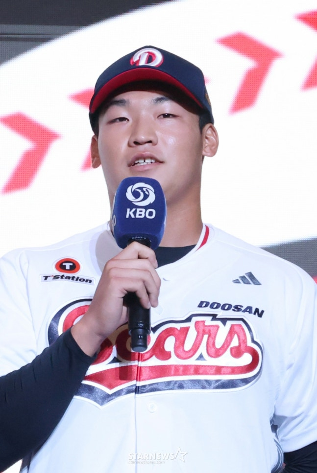 Masan Yongmago Kim Joo-oh is speaking after being nominated by the Doosan Bears as the seventh overall pick in the first round of the 2026 KBO Rookie Draft. /Photo = Kim Jin-kyung on standby