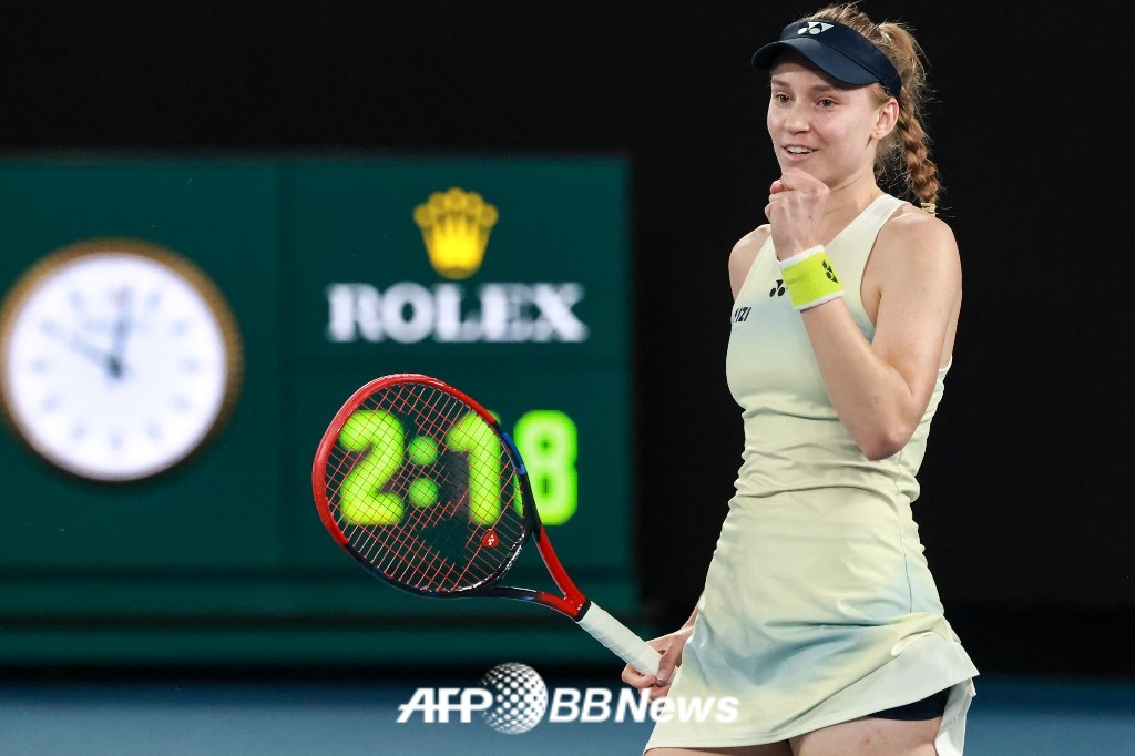 Elena Rybakina expresses her joy in the women's singles final of the 2026 Australian Open in Melbourne, Australia, on January 31 (Korea time). /AFPBBNews=News1