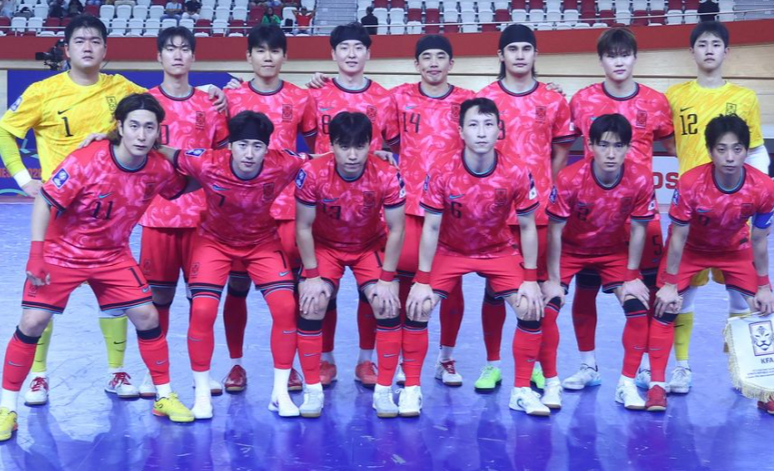 先月31日(韓国時間)、インドネシア·ジャカルタで行われた2026AFCフットサルアジアカップ1次リーグA組最終戦のキルギス戦に出場した韓国代表チーム。 /写真=AFC提供