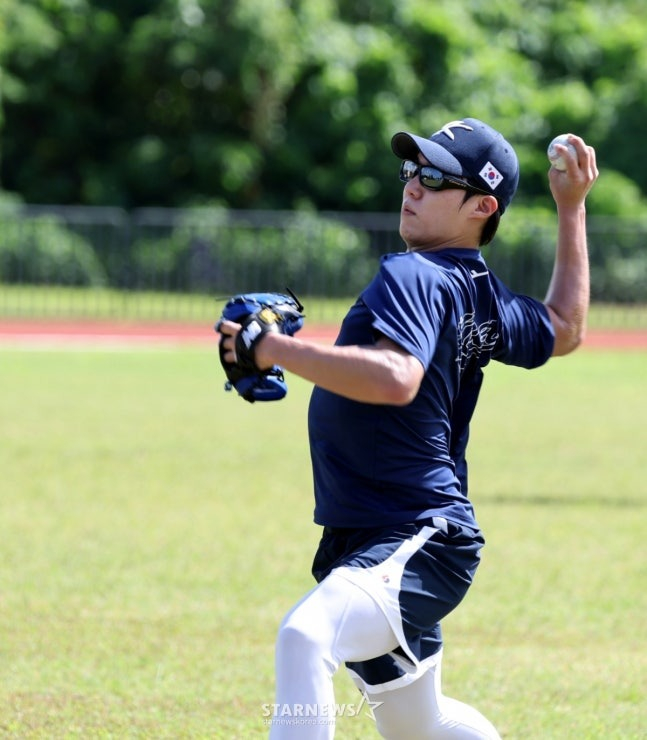 三星元泰仁(音)今年1月在WBC代表队的塞班训练营正在进行训练。 =照片=高级记者姜英祖。