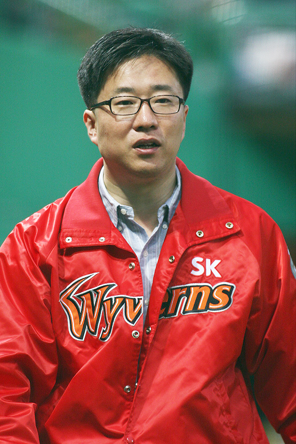 柳善圭前团长。