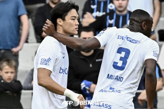 Oh Hyun-kyu (left). /AFPBBNews=News1 