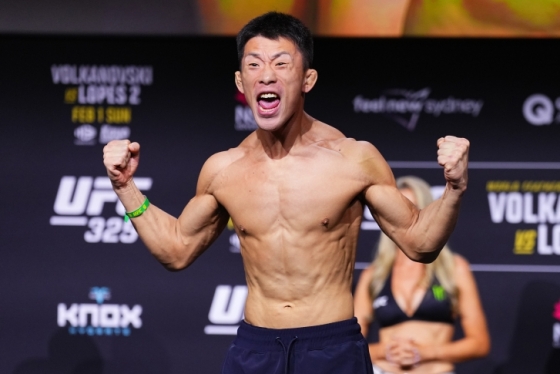 Kim Sang-wook, who passed the race ahead of the RTU (ROAD TO UFC) final, roars. /Photo = Courtesy of UFC