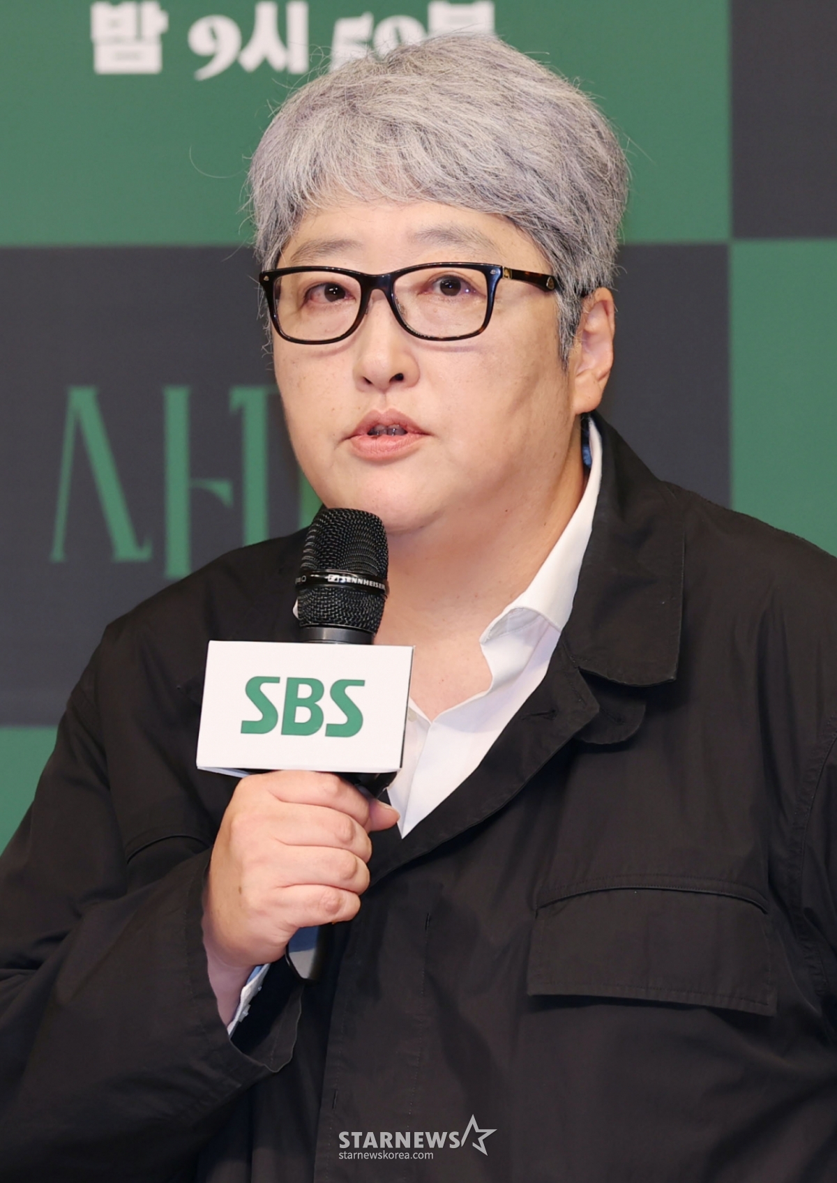 Director Byun Young-joo is greeting at the production presentation of SBS Friday-Saturday drama "The Devil: The Killer's Going Out" held at SBS Mokdong headquarters in Yangcheon-gu, Seoul on the morning of the 4th. /2025.09.04 / Photo = Lee Dong-hoon photoguy@
