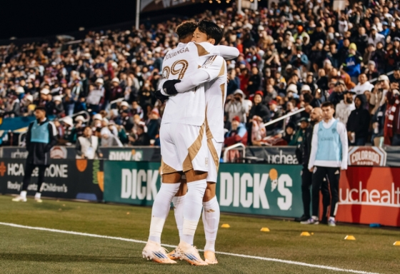 Dennis Buanga (left) hugs Son Heung-min, who scored against the Colorado Raffes in the final MLS regular league match at Dix Proting Goodes Park in Colorado, the U.S. /Photo = Los Angeles FC Official Social Network Service (SNS)