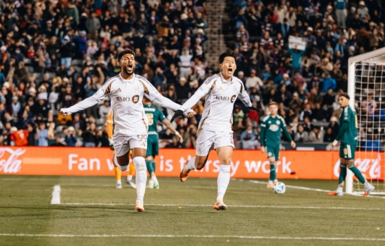 Dennis Buanga (left) and Son Heung-min are running together after scoring the first goal against the Colorado Raffies in the final MLS regular league match at Dix Proting Goodes Park in Colorado. /Photo = Los Angeles FC Official Social Network Service (SNS)