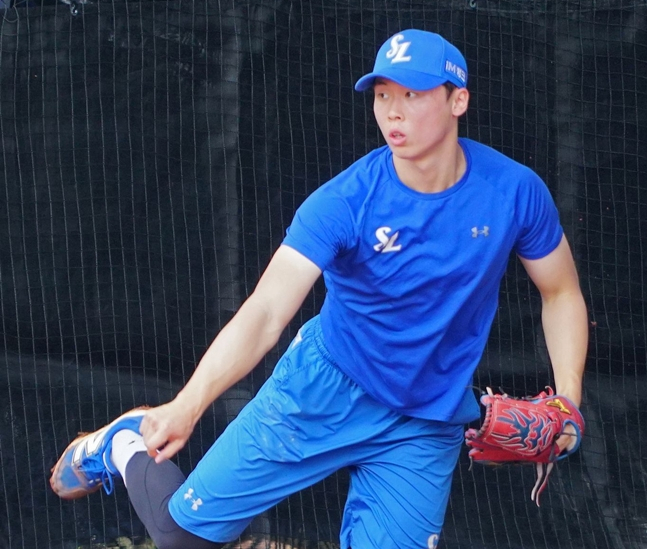 2日、ブルペンピッチングをしている李ホボム。 /写真=三星ライオンズ
