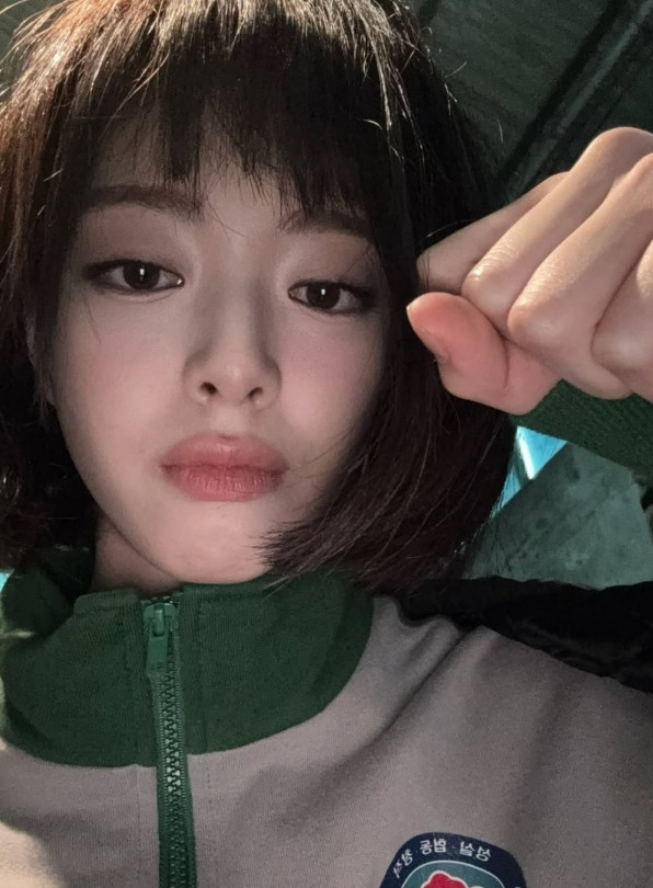 ITZY Yuna's official Instagram