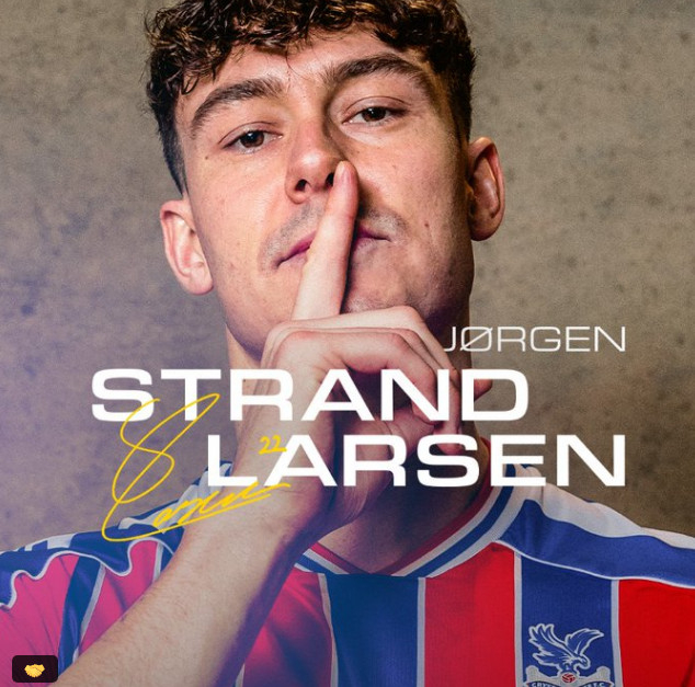 クリスタルパレスのユニホームを着たエルゲン·ストラン·ラルセン。 /写真=クリスタルパレス公式SNS仕上げ