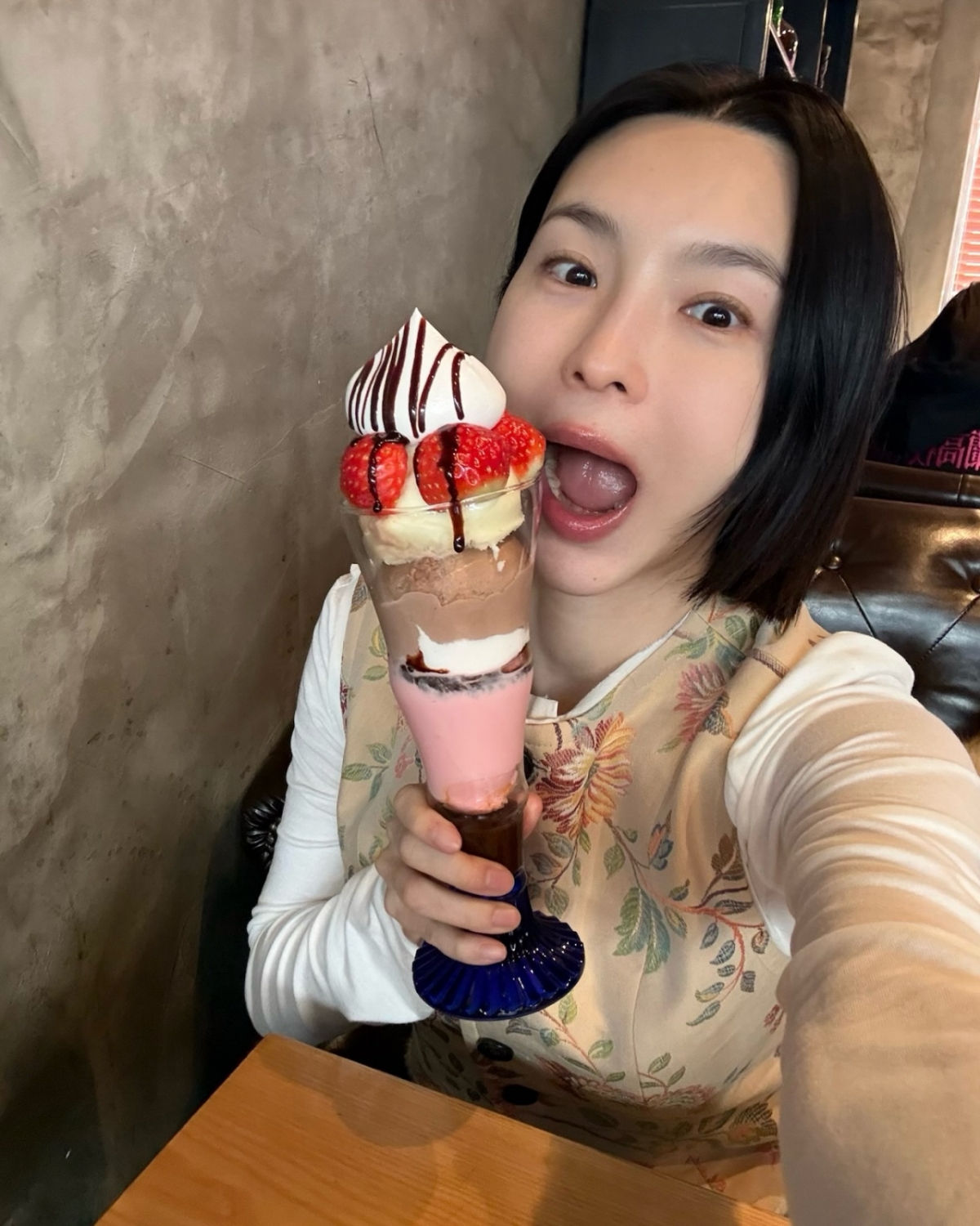 =照片=金秀美的SNS。