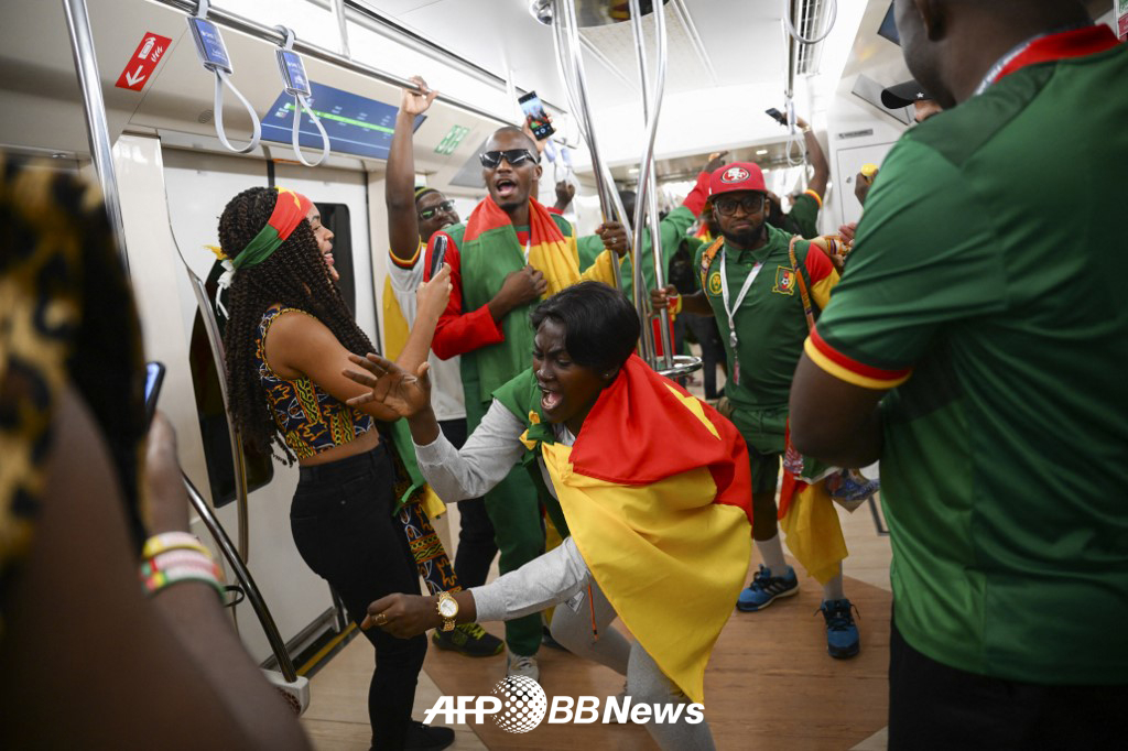 During the 2022 FIFA Qatar World Cup, fans were able to use subways or buses for free. /AFPBBNews=News1