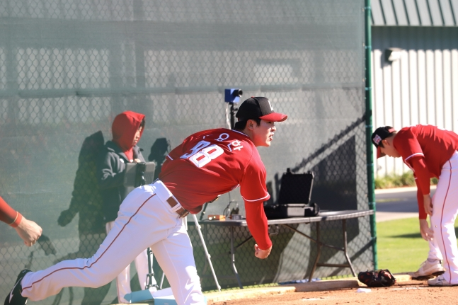 Cho Yo-han is pitching in the spring camp. /Photo = Courtesy of SSG Landers