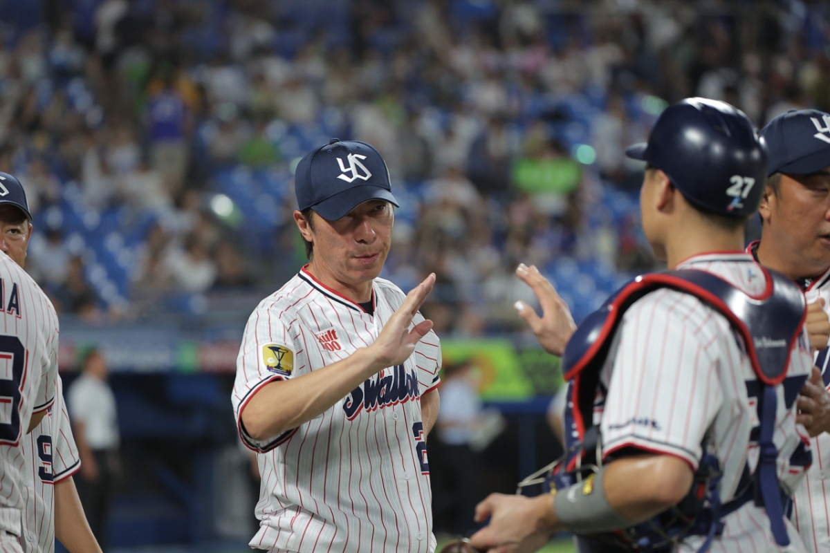 Takatsu Shingo during the Yakult Swallows leadership. /Photo = Courtesy of Lotte Giants