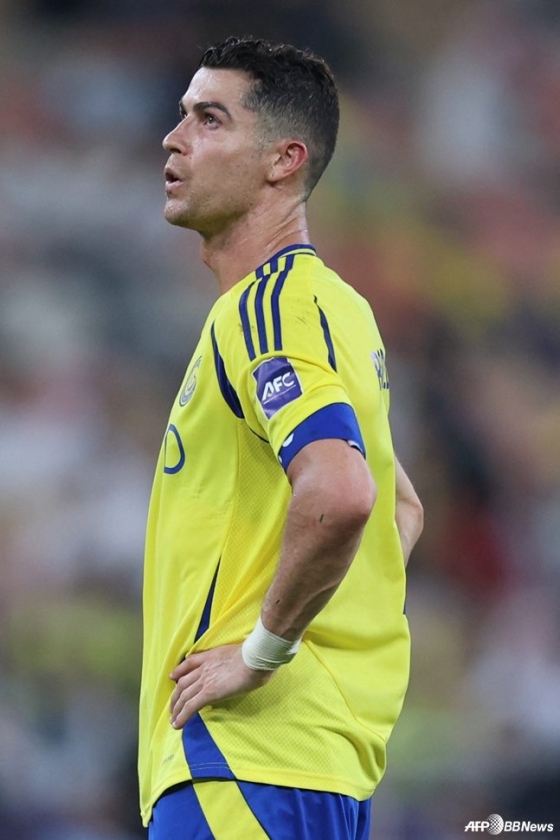 Cristiano Ronaldo is looking into the air as if his defeat against Kawasaki was a disappointment. /AFPBBNews=News1