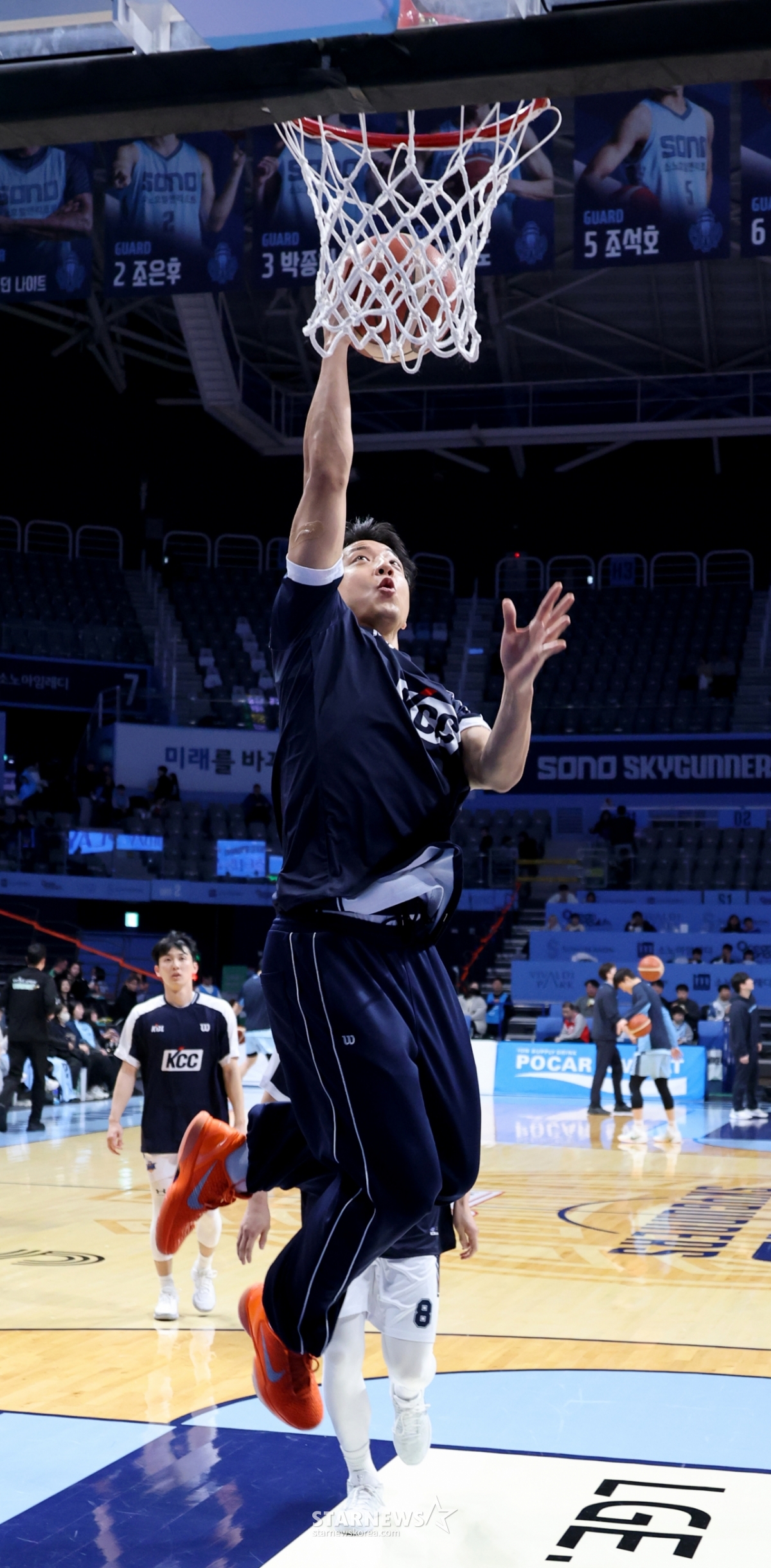 [Photo] Is dunking a bad thing?' an empty promise | STARNEWS