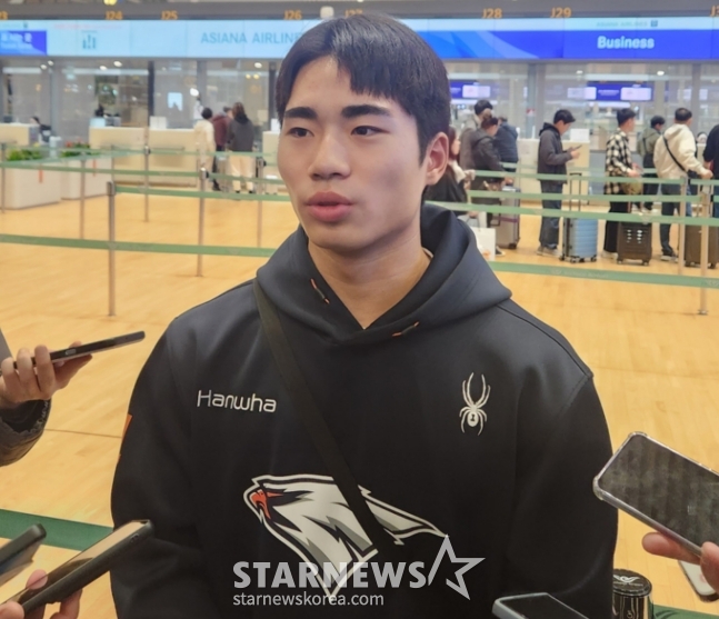 Oh Jae-won is interviewing reporters ahead of his departure from the Australian spring camp. /Photo = Reporter Ahn Ho-geun