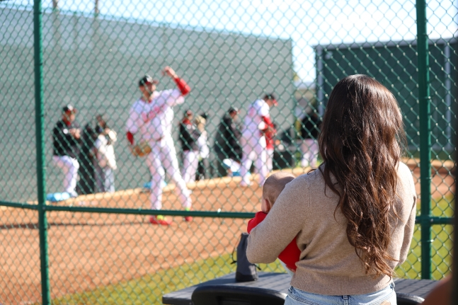 The family of Beniziano (left) is watching his training. /Photo = Courtesy of SSG Landers