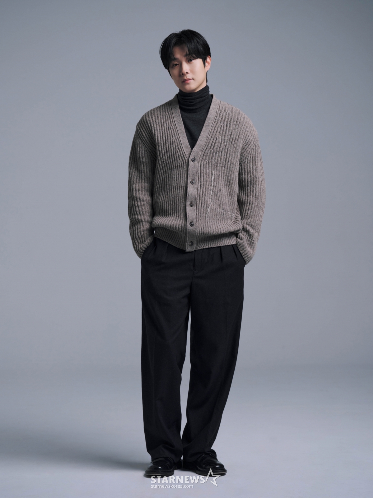 Choi Woo-sik, the main actor of the movie "Number One," poses for a round interview on the 3rd. /Photo provided =By4M Studio 2026.02.03 /Photo by Lee Dong-hoon =photoguy@