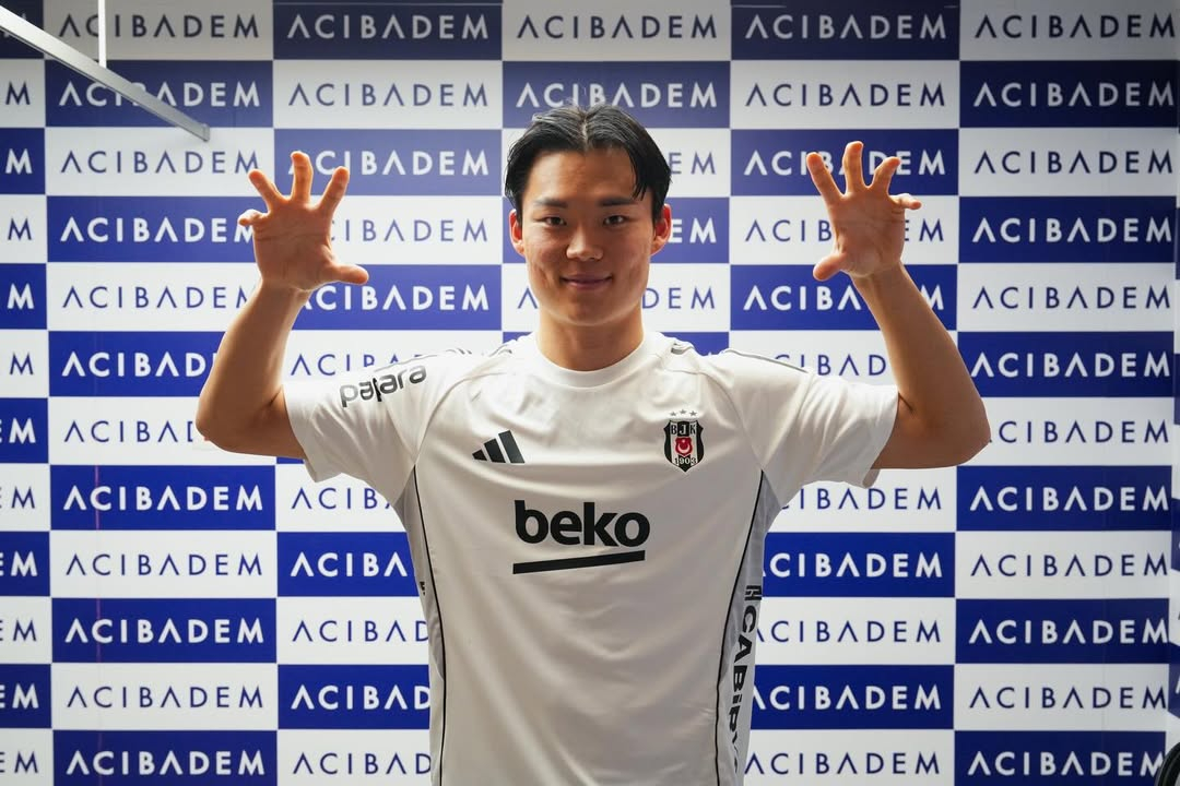 Нападающий национальной сборной Ох Хён Гю, который перешел в "Бешикташ" из Туркеи Суперлиги. /Фото = Захват социальных сетей Бешикташа