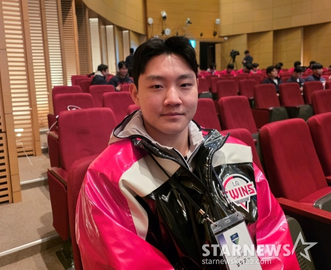 LG Yang Woo-jin interviewed reporters during the 2026 KBO Rookie Orientation held at the Daejeon Convention Center on January 14. /Photo = Reporter Kim Dong-yoon