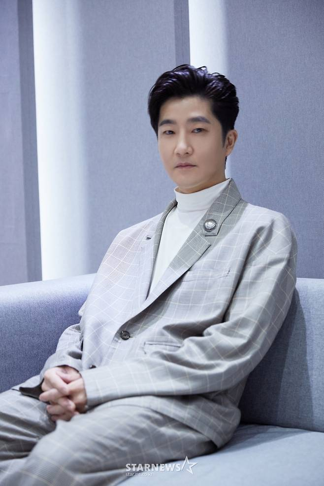 Two Cut / Photograph = Hours