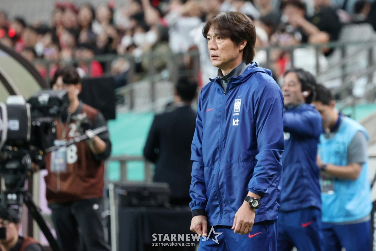 Hong Myung-bo, coach of the national soccer team. /Photo = Kim Jin-kyung on standby