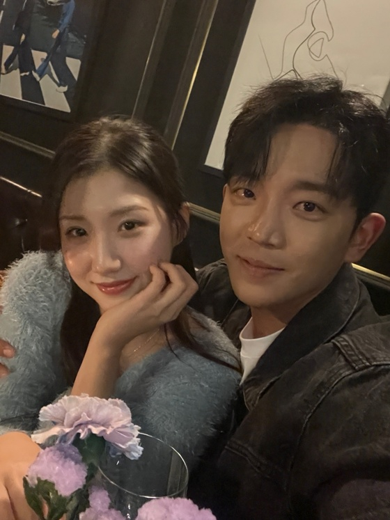 =金珍珠、张民哲。