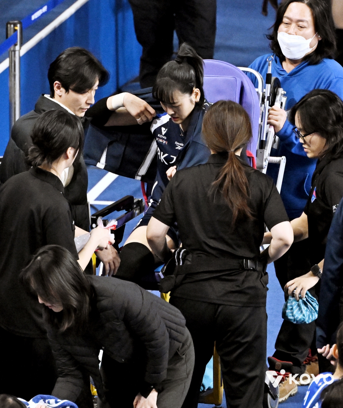 IBK Industrial Bank of Korea Lim Myung-ok, who suffered an Achilles tendon injury in the women's 2025-2026 Jin Air V-League match against GS Caltex at Jangchung Gymnasium on the 2nd. /Photo = Courtesy of the Korea Volleyball Federation