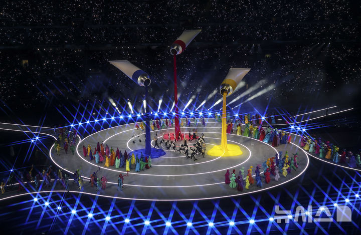 The opening performance is being held at San Siro Stadium in Milan, Italy, on the 6th (local time), when the opening ceremony of the 2026 Milan and Cortina D'Ampezzo Winter Olympics was held. /Photo = Newsis