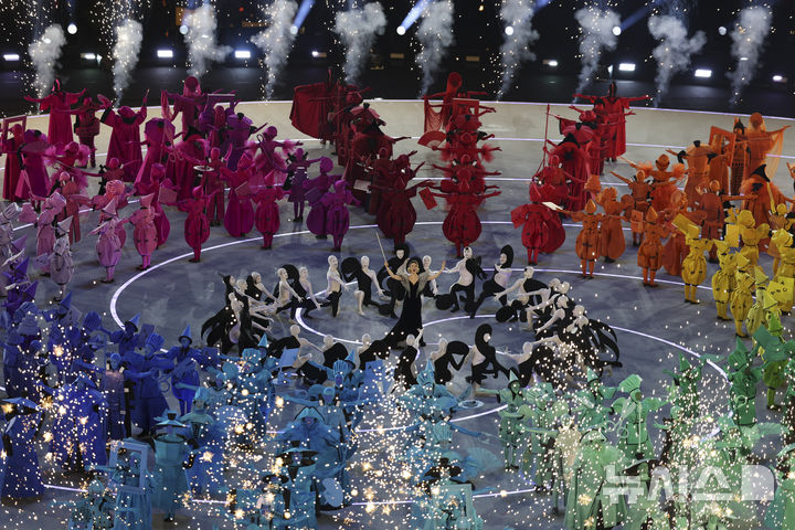 The opening ceremony of the 2026 Milan/Cortina D'Ampezzo Winter Olympics. /Photo = Newsis