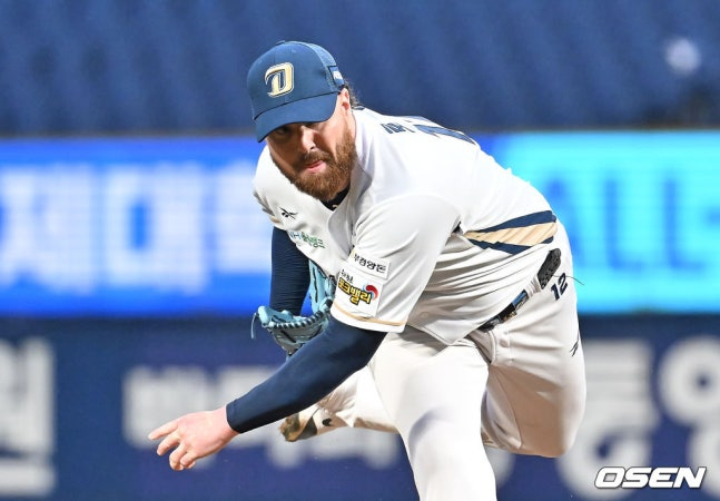 ローガン·アレン。