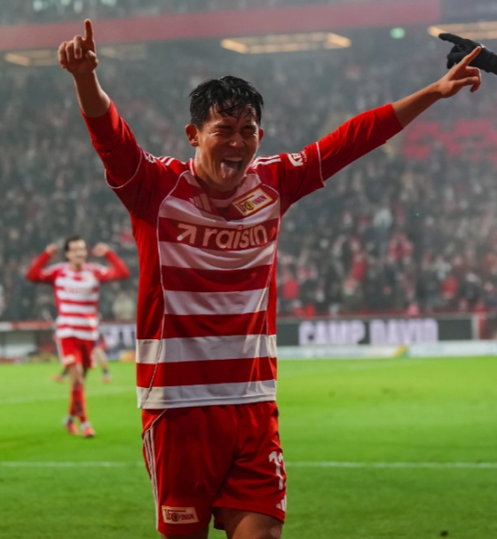 Jung Woo-young is delighted after helping out in the 14th round of the "2025-2026 German Bundesliga" against RB Leipzig at Altenförsträy in Berlin, Germany, on December 13, 2025 (Korea time). /Picture = Woonion Berlin's official SNS farewell