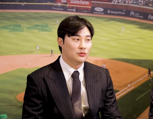 正在冷静接受采访的金河成。 =照片=亚特兰大勇士队官方youtube网站。