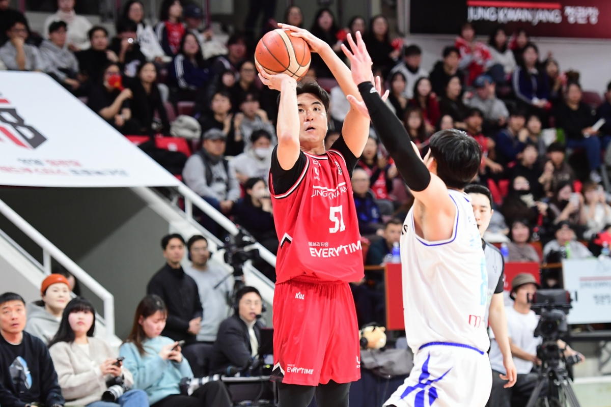 Han Seung-hee is shooting. /Photo = Courtesy of KBL