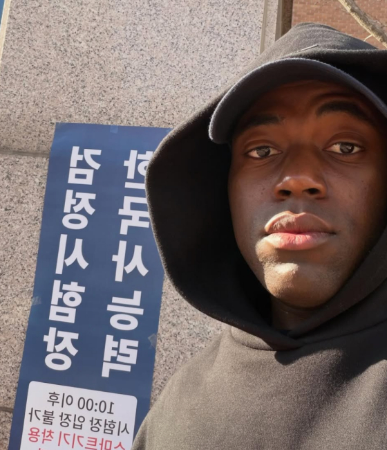 =照片:乔纳丹在SNS上留言说。