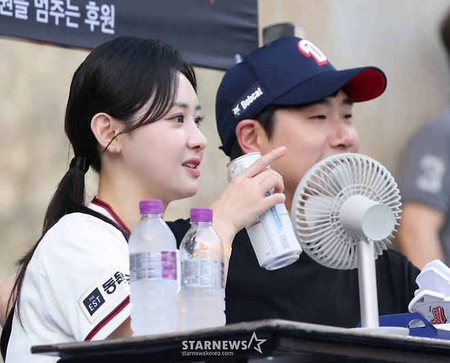 =金多荣、裴成宰。