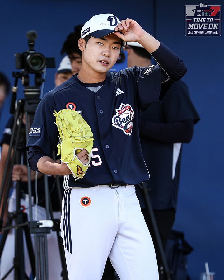 他就是斗山熊队的新人投手崔柱亨。 =斗山熊队。