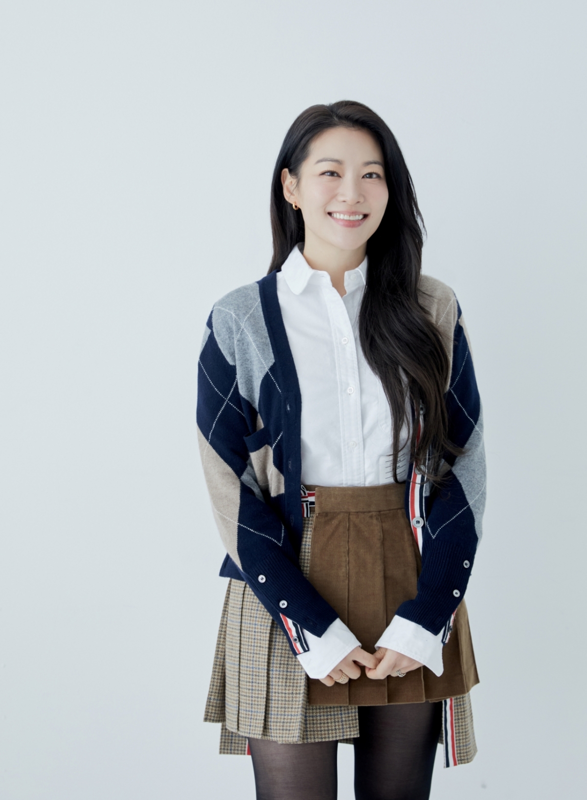 Adenjo / Photograph = Wave 9